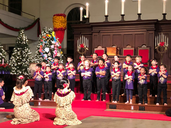 children performing in Hawaii Youth Opera’s Annual Holiday Concert