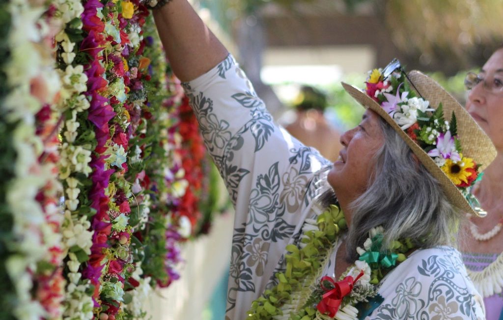hawaii residents celebrating lei day