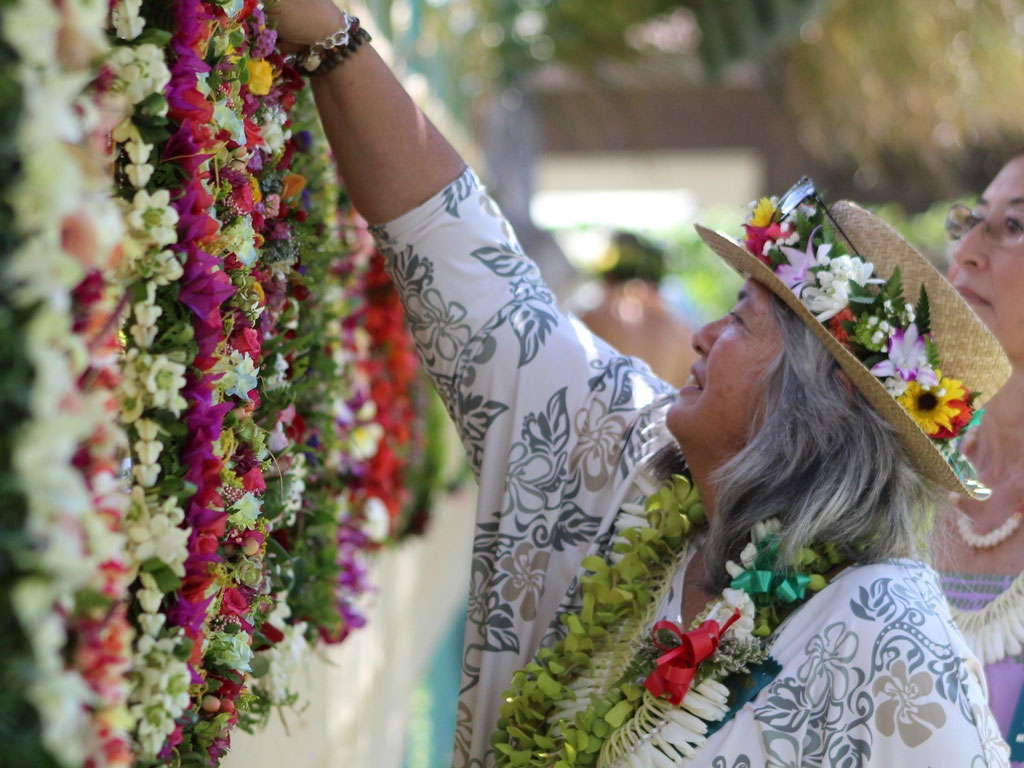 hawaii residents celebrating lei day