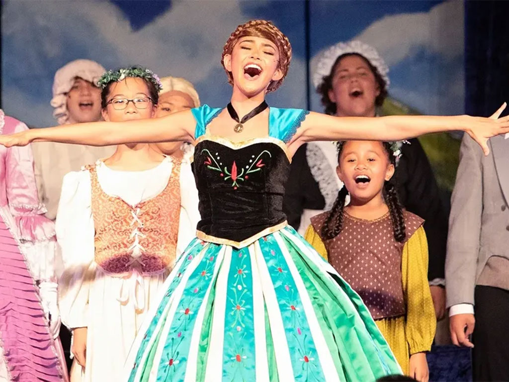 A youth production of Frozen