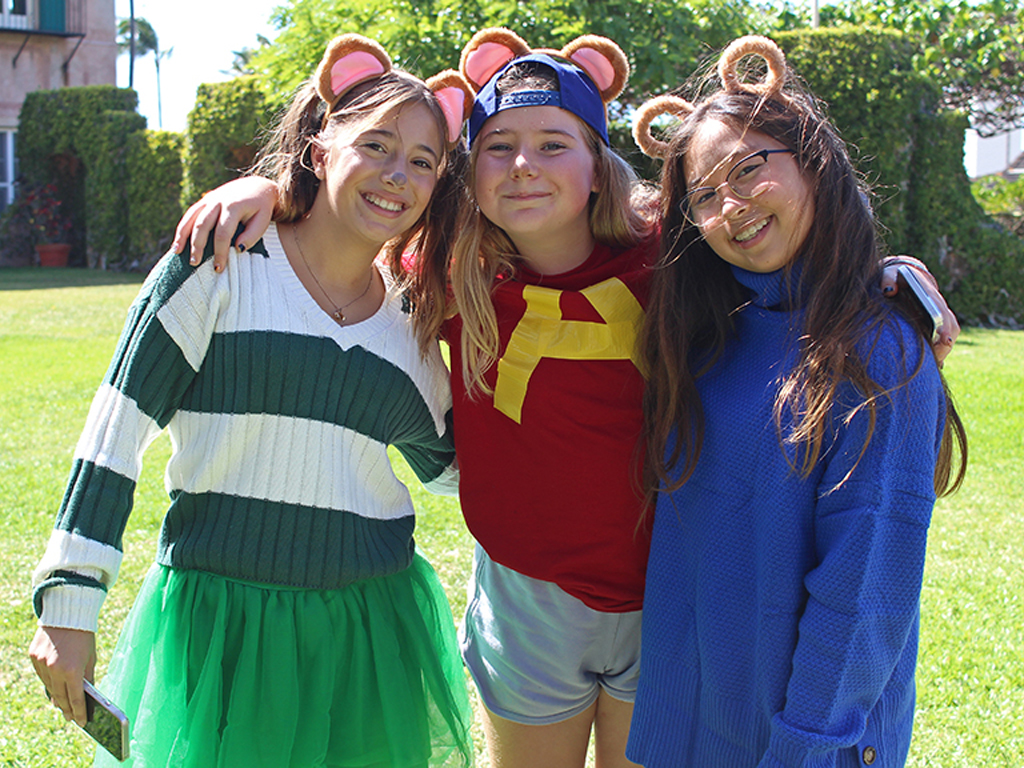 Alvin and the Chipmonks make an appearance at La Pietra’s 2022 Spooktober festivities!