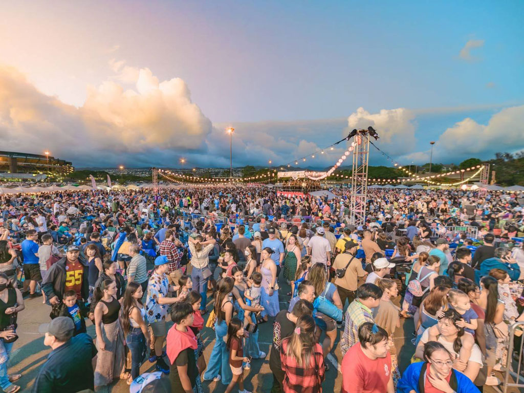 Megabon at Aloha Stadium