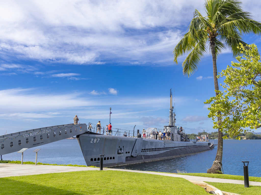 USS Bowtin outside the Pacific Fleet Submarine Museum
