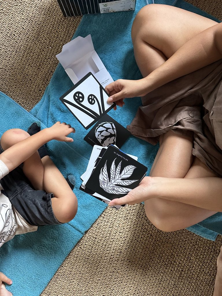 child learning through High Contrast Cards