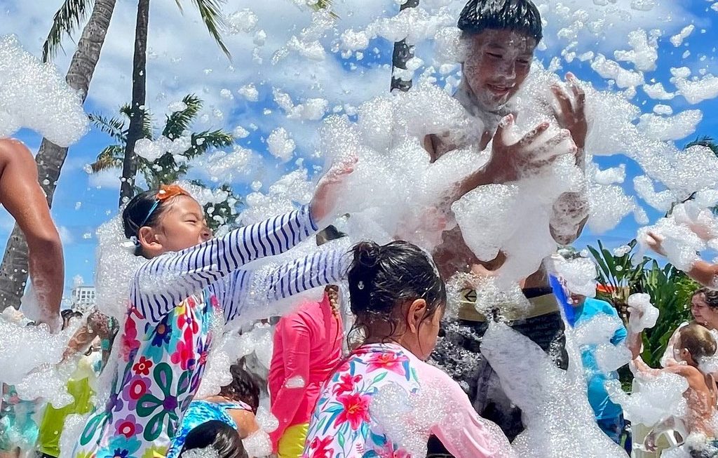 things-to-do-wet-n-wild-foam-party