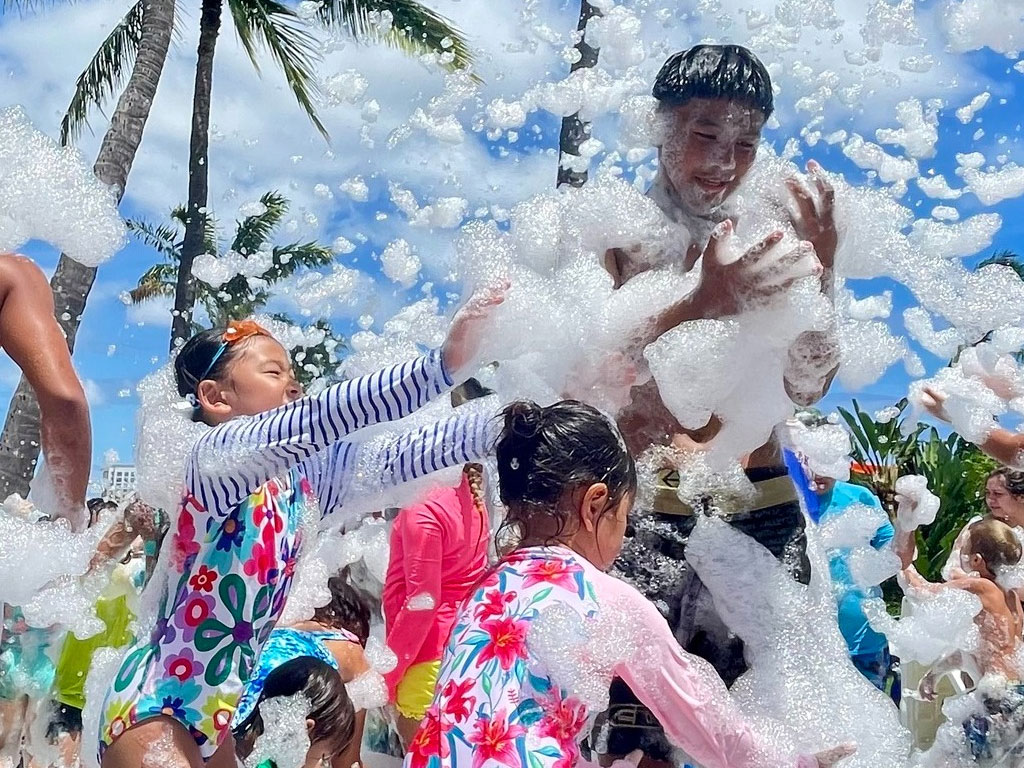 things-to-do-wet-n-wild-foam-party