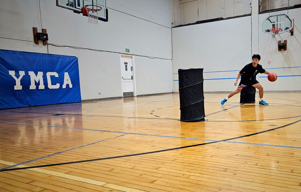 youth playing basketball at the ymca