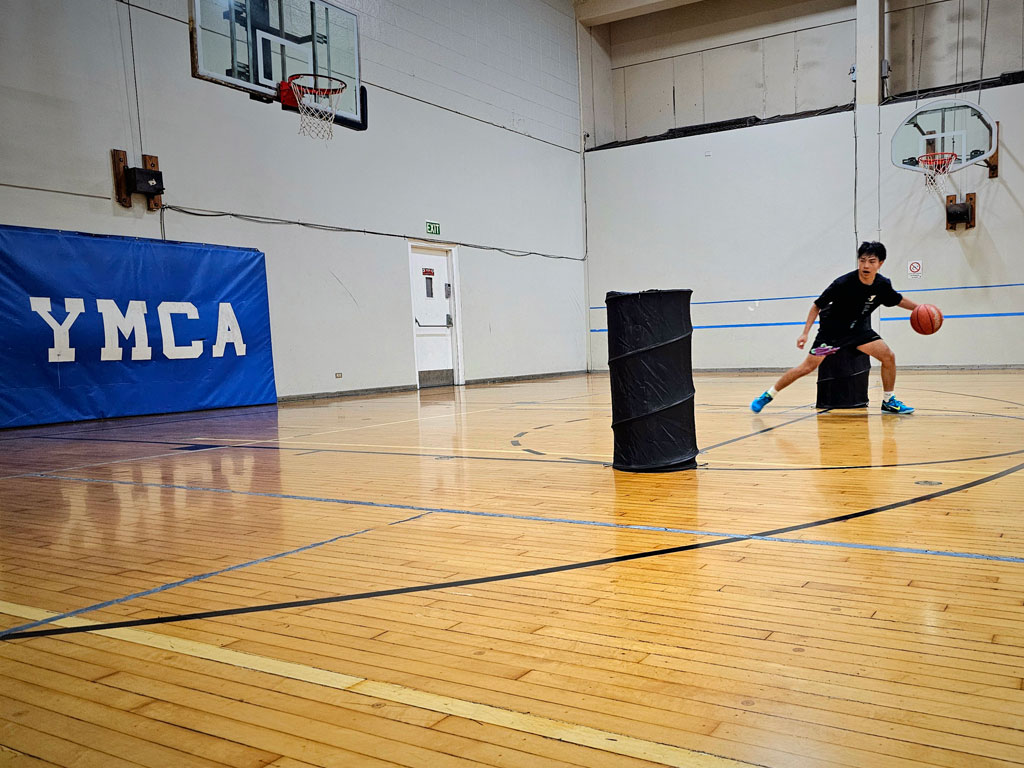 youth playing basketball at the ymca