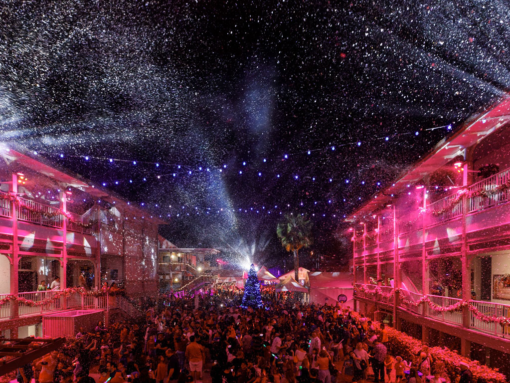 Snow and Light Show at Moolelo